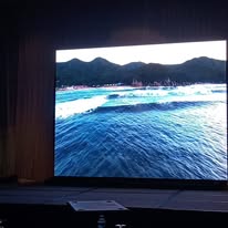 Pantalla LED en escenario